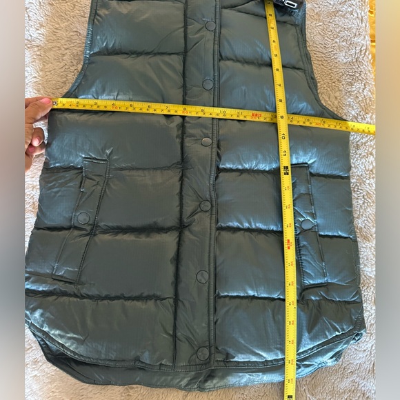 J. Crew Puffy Vest - Picture 7 of 9